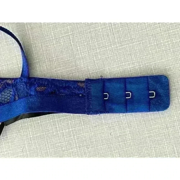 Frederick's Of Hollywood Sz M Jessica Bralette Blue Lace Sexy Comfy Unique NWT - Picture 8 of 10